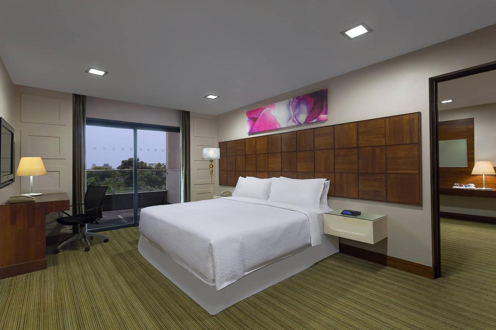 Four Points By Sheraton Višákhapatnam Exteriér fotografie